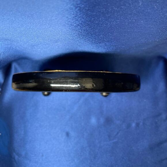 Asian Art Carved Jade and Coral Round Black Lacquer Frame - Picture 5 of 7